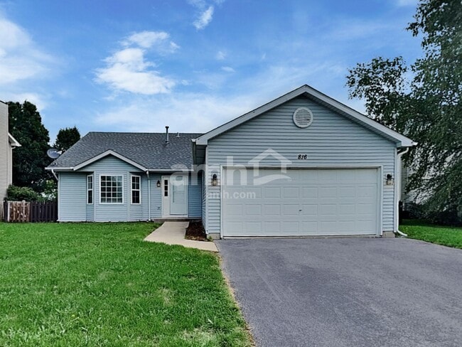 Building Photo - 816 Shorewood Dr