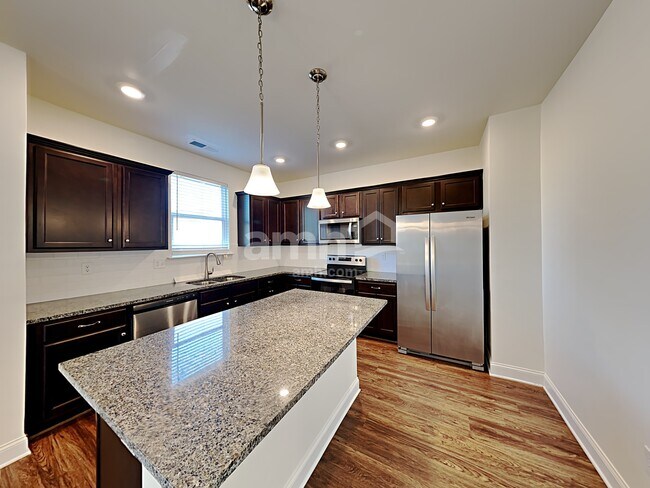 Building Photo - 50 Pointe Dr