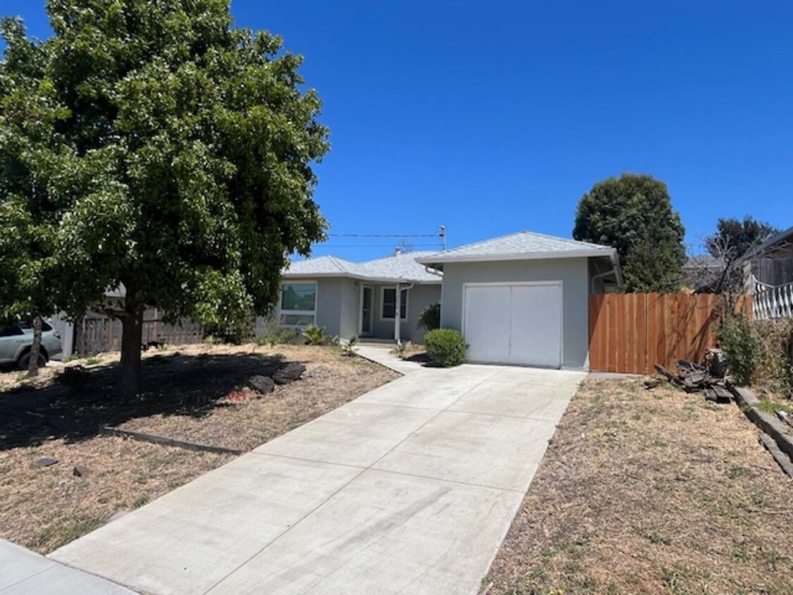 Primary Photo - 3 Bedroom San Pablo Home in Tara Hills