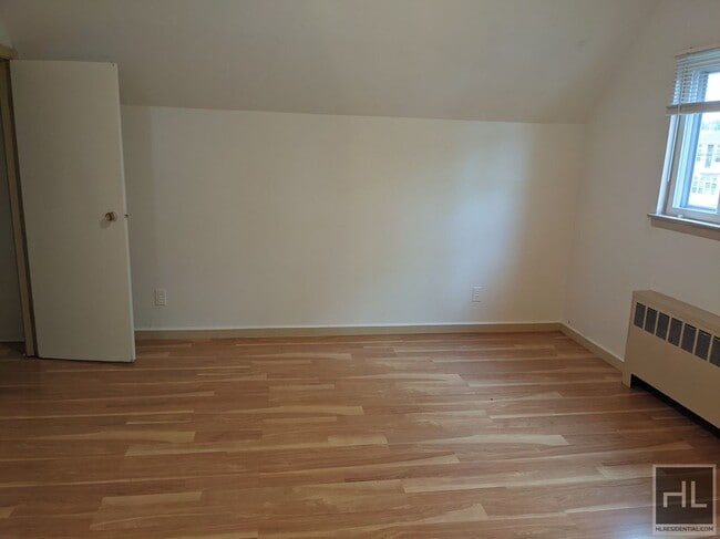 Building Photo - 115 AVENUE