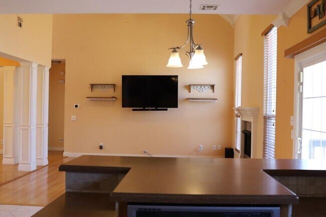 Building Photo - 2908 Northaven Dr
