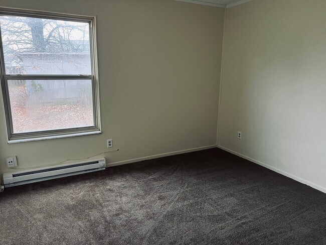 Building Photo - 1087 Silver Meadows Blvd