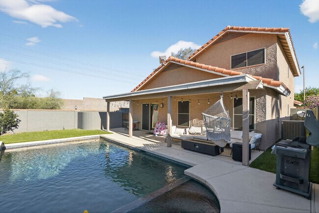 Foto del edificio - 8807 E Dahlia Dr