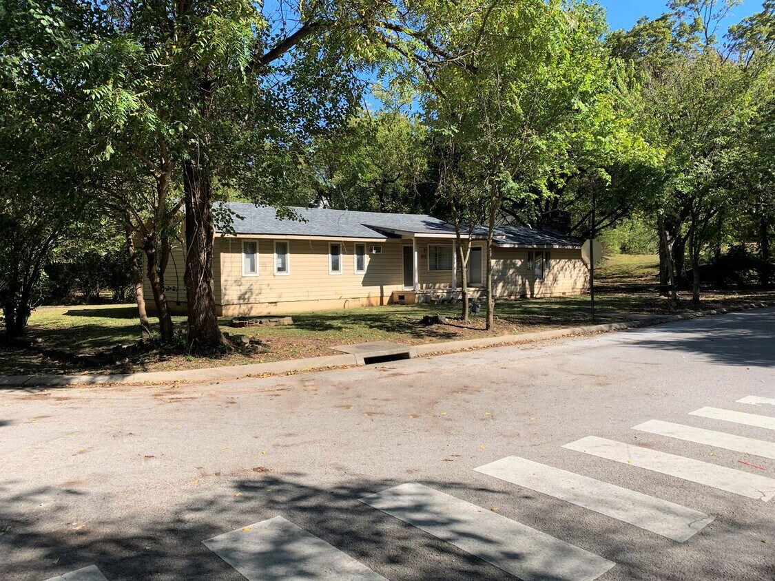 Foto principal - 4BR 2 BA House around the corner from Wils...