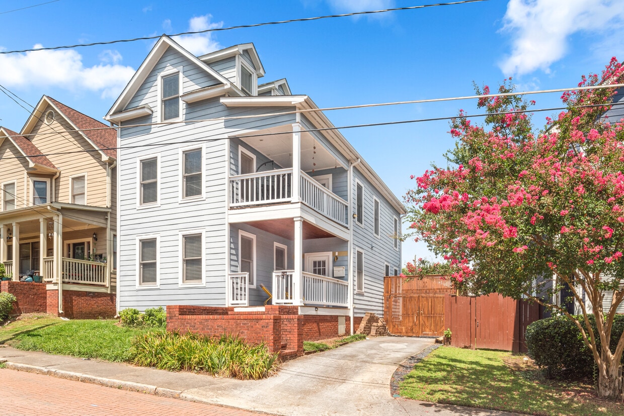 Primary Photo - 132 Crumley St SE