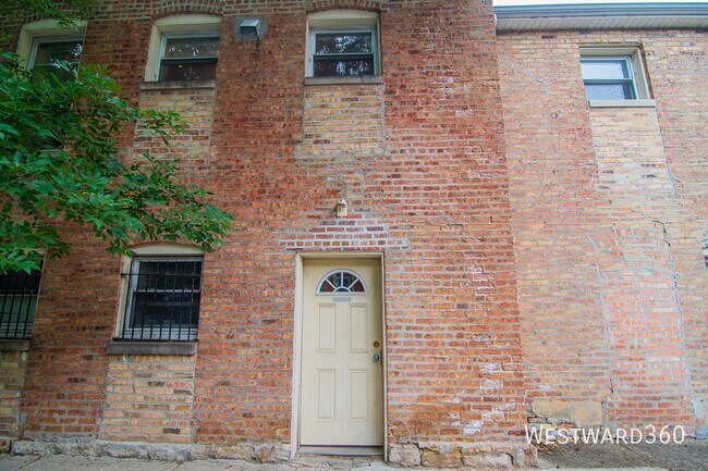 Foto del edificio - 1756 W Crystal St