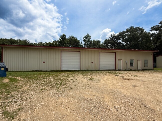 Building Photo - 26605 E River Rd