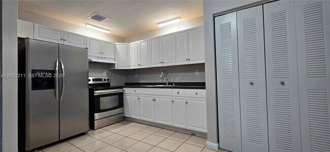 Foto del edificio - 19572 NW 29th Pl