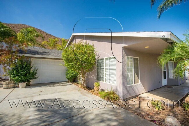 Foto del edificio - Epitome Of Tranquility In This 3 Bed/2 Bat...