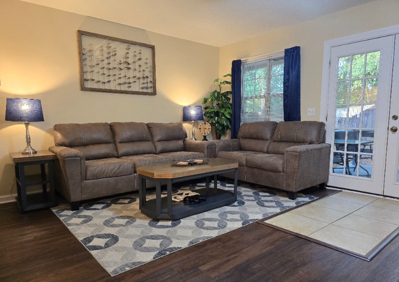Foto principal - 202 Ridgeway Dr