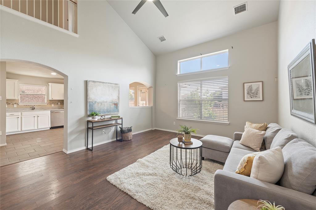 Foto principal - 12821 Thomas Jefferson St