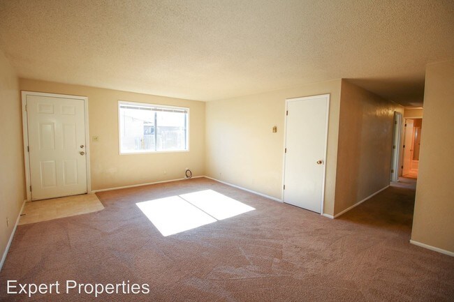 Building Photo - 3 br, 1 bath House - 1749 Crater Lake Ave