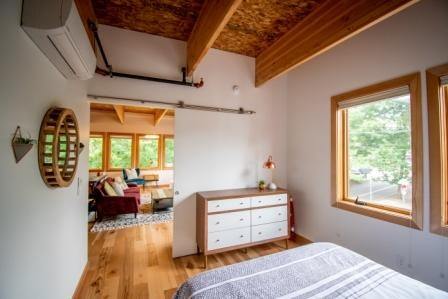 Building Photo - 2828 Southeast Gladstone Street, Unit 2828...