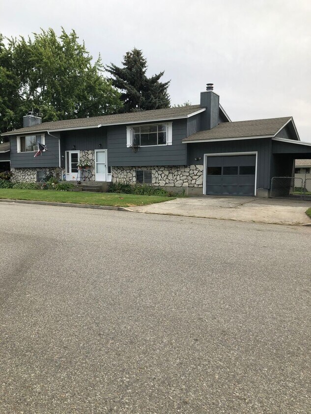 Primary Photo - 15102-15104 E Rich Ave