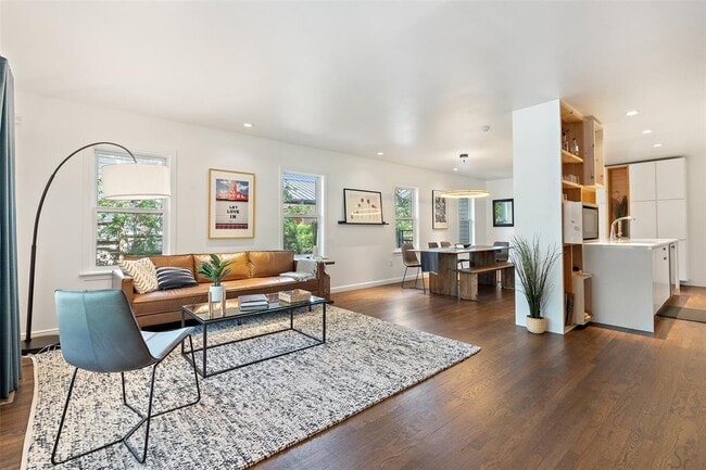 Foto del edificio - 2202 Montclaire St