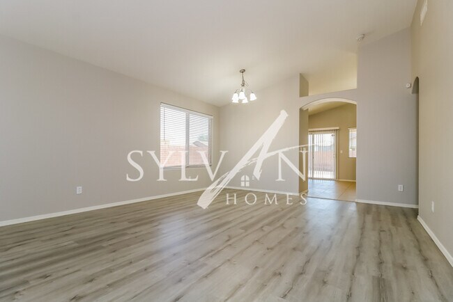 Foto del edificio - Gorgeous 3BR 2BA home, lovingly maintained!