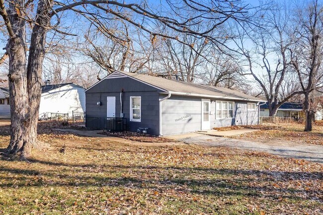 Foto del edificio - 6700 E 109 St