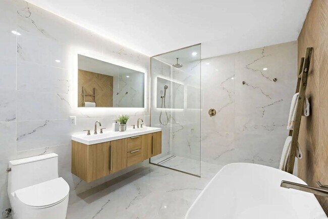 Foto del edificio - 8701 Churchill Rd