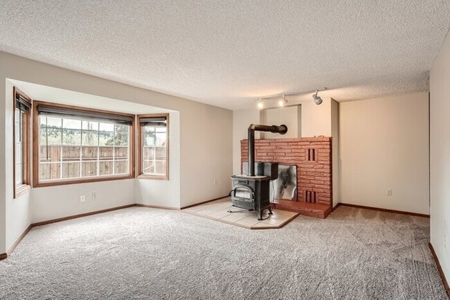 Building Photo - 12808 Pioneer Way E, Buckley, WA, 98321