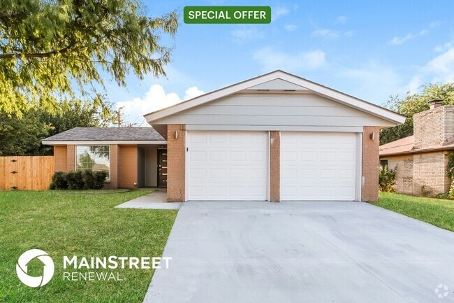 Building Photo - 8917 S Hillcrest Dr