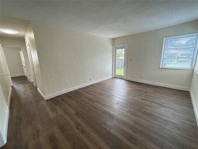 Foto del edificio - 791 E 23rd St