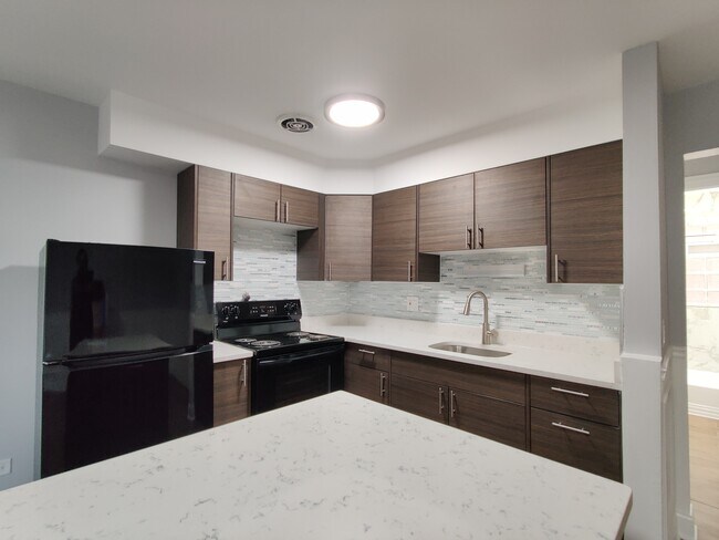 Foto del edificio - 1623 W Chase Ave