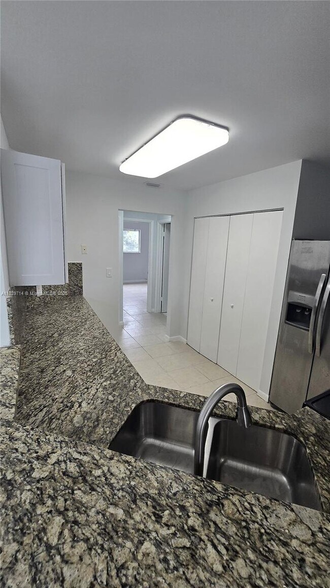 Foto del edificio - 3409 NW 44th St