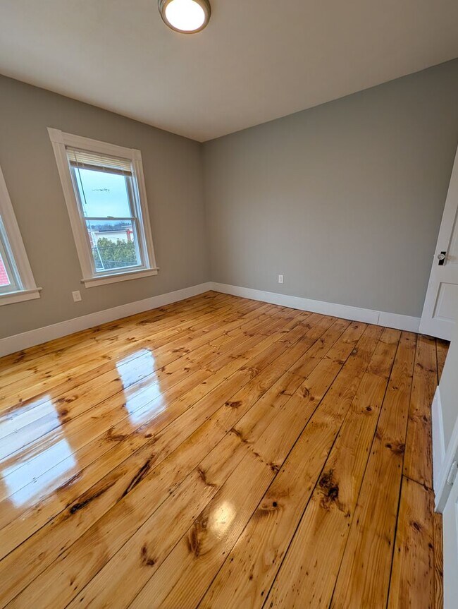 Foto del edificio - ? Recently Renovated 2-Bedroom Apartment ?