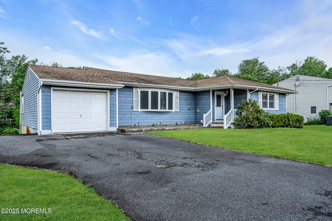 Building Photo - 720 Brookside Dr