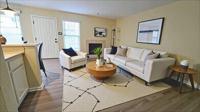 Building Photo - 7400 Bellerive Dr