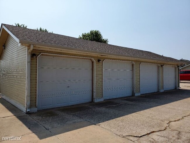Building Photo - 2 br, 2 bath Condo - 5544 S. Gold