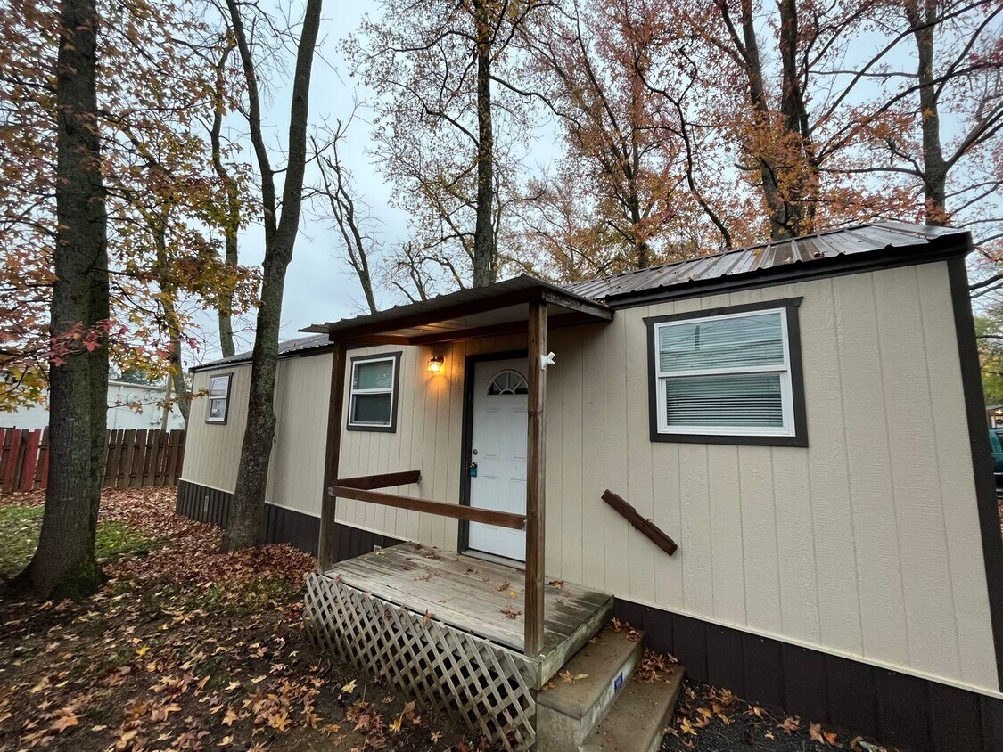 Primary Photo - Tiny Homes