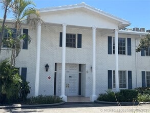 Building Photo - 2220 NE 68th St