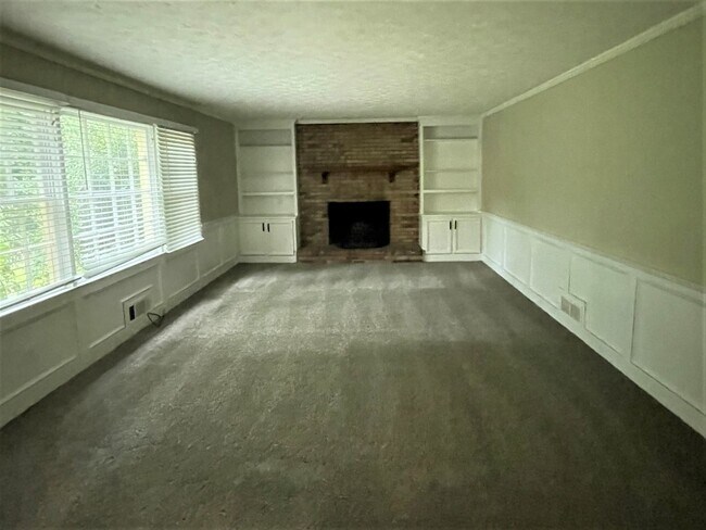 Building Photo - 836 Glen Ridge Dr SW