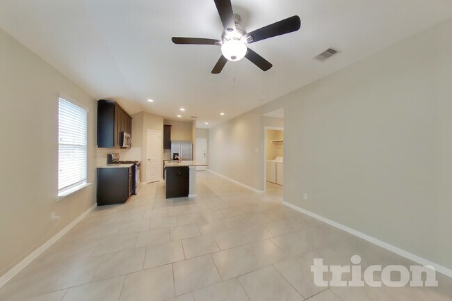 Foto del edificio - 423 Ashley Falls Ln