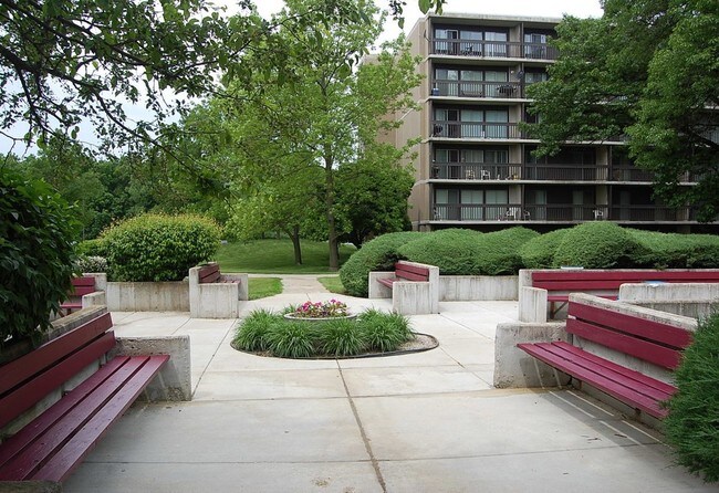 Foto del edificio - 128 N Arbor Trail