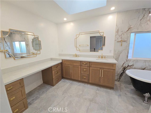 Foto del edificio - 341 Ave Atezada