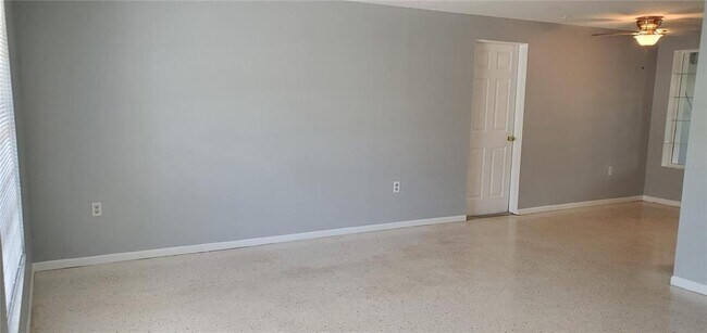 Foto del edificio - 4626 Hunter Ridge Dr