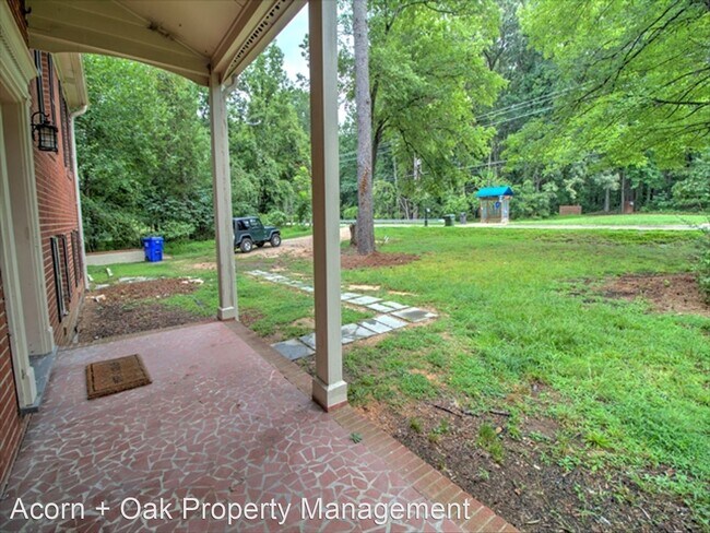 Building Photo - 4 br, 2 bath House - 1305 W Main Street