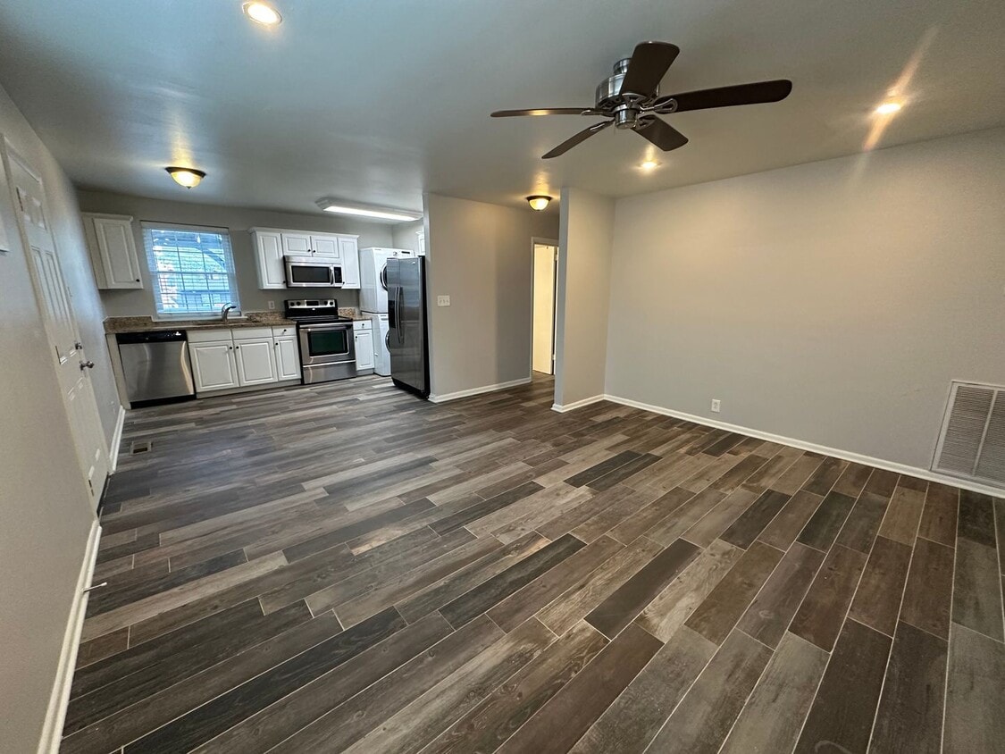 Charming 2 Bed 1 Bath Apartment Near Music Row - Charming 2 Bed 1 Bath Apartment Near Music Row