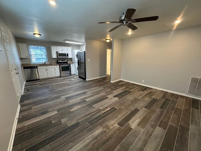 Charming 2 Bed 1 Bath Apartment Near Music Row - Charming 2 Bed 1 Bath Apartment Near Music Row