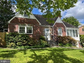 Building Photo - 9102 Flower Ave