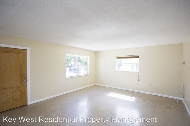 Building Photo - 16 Aquamarine Dr