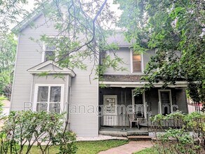 Building Photo - 2048 Carroll Ave