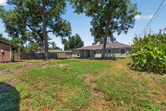 Building Photo - 1409 Wycliffe Dr