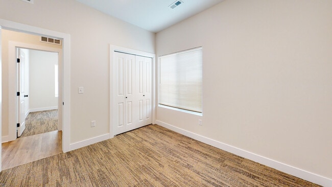 Building Photo - 1146 N Joye St