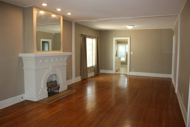 Building Photo - 1217 S Indian Ave