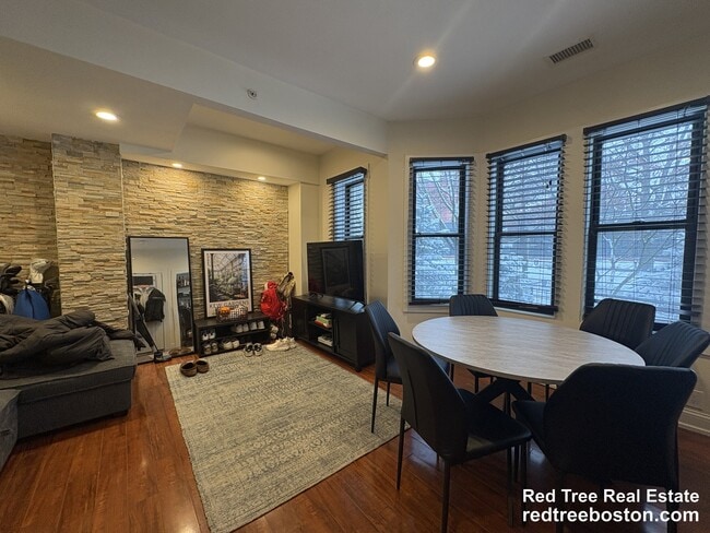 Photo - 1203 Beacon St Apartment