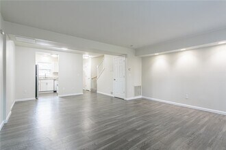 Building Photo - 100 Graham Rd