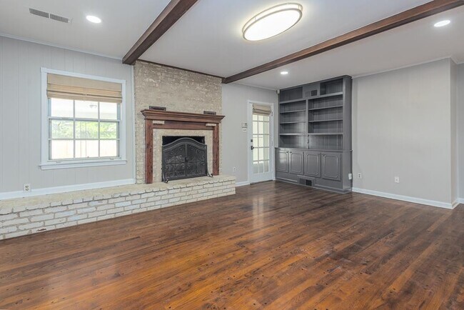 Foto del edificio - 1539 Brookside Dr
